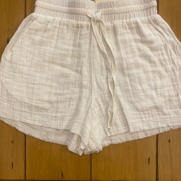 Elan Women’s White Cotton Raw Hem Pocket Shorts New Small - Picture 12 of 12